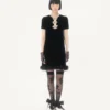 Robe courte en velours sablé brodé