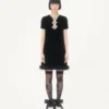 Robe courte en velours sablé brodé