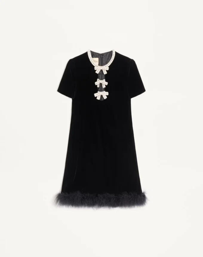Robe courte en velours sablé brodé
