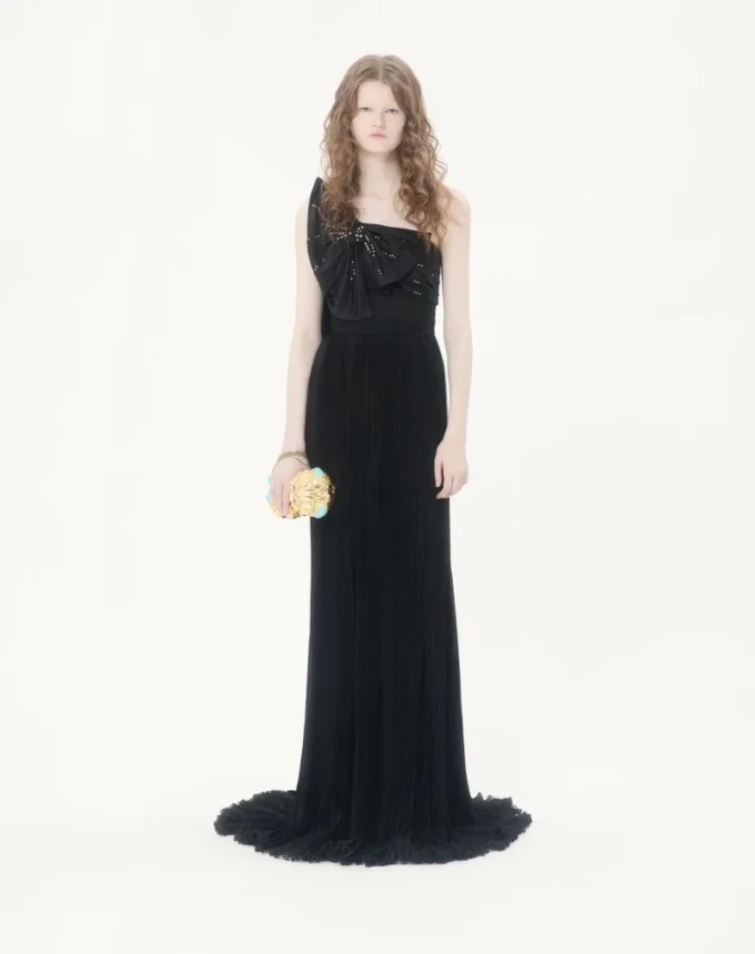 ROBE LONGUE EN GEORGETTE LÉGÈRE BRODÉE ROBE LONGUE EN GEORGETTE LÉGÈRE BRODÉE
