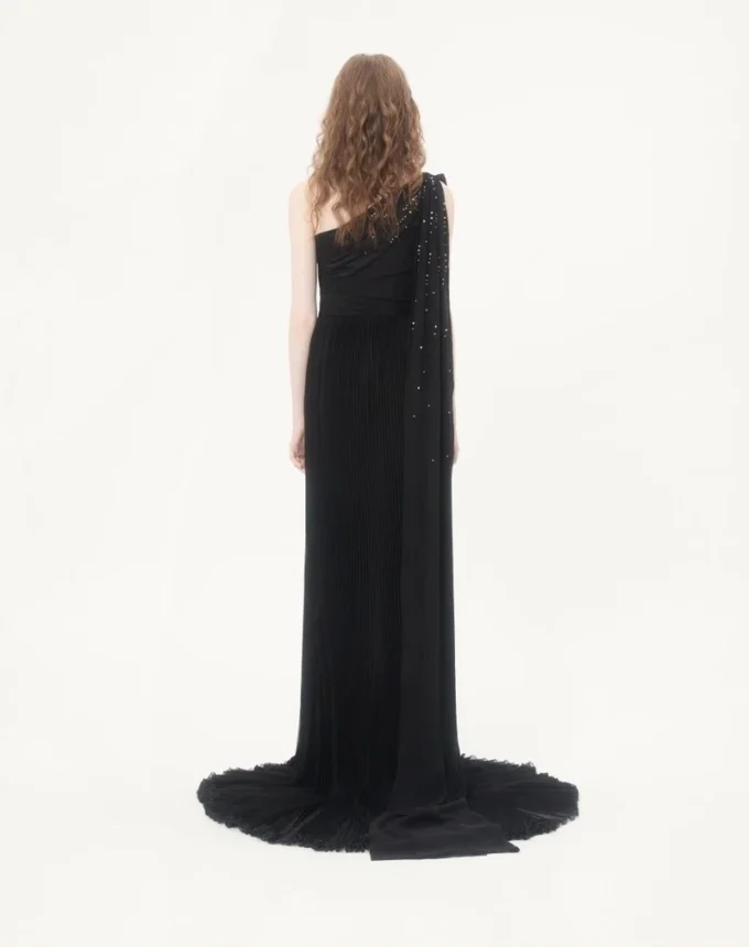 ROBE LONGUE EN GEORGETTE LÉGÈRE BRODÉE ROBE LONGUE EN GEORGETTE LÉGÈRE BRODÉE
