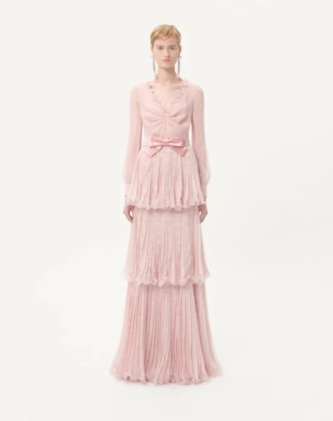 Robe longue en mousseline crêponnée avec imprimé Plus De Pois Robe longue en mousseline crêponnée avec imprimé Plus De Pois