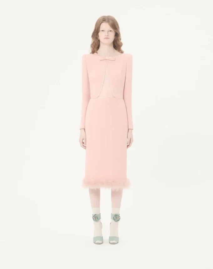 Robe midi en couture Cady avec plumes Robe midi en couture Cady avec plumes
