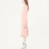 Robe midi en couture Cady avec plumes Robe midi en couture Cady avec plumes