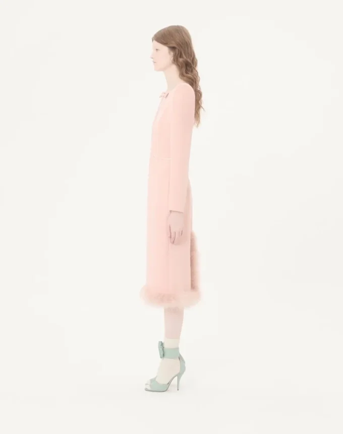 Robe midi en couture Cady avec plumes Robe midi en couture Cady avec plumes