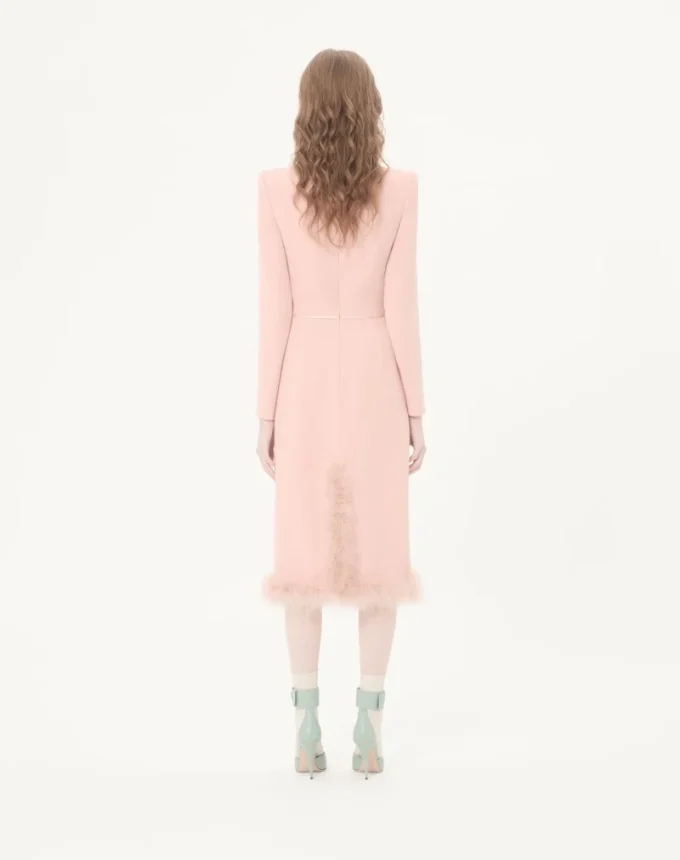 Robe midi en couture Cady avec plumes Robe midi en couture Cady avec plumes