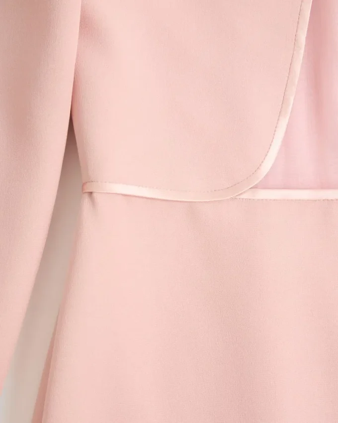 Robe midi en couture Cady avec plumes Robe midi en couture Cady avec plumes
