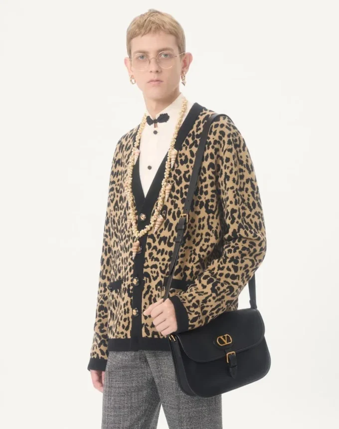 Sac à bandoulière Valentino Garavani Antibes en cuir de veau Sac à bandoulière Valentino Garavani Antibes en cuir de veau