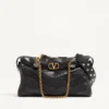 Sac à bandoulière Valentino Garavani Panthea en cuir nappa avec motif chevron Sac à bandoulière Valentino Garavani Panthea en cuir nappa avec motif chevron