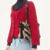 Sac à bandoulière Valentino Garavani Panthea en python et daim à motif chevron Sac à bandoulière Valentino Garavani Panthea en python et daim à motif chevron