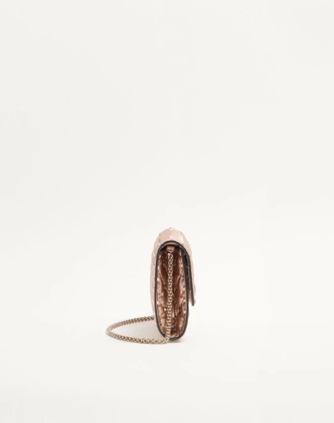 Sac à bandoulière Valentino Garavani Rockstud Spike en cuir nappa laminé Sac à bandoulière Valentino Garavani Rockstud Spike en cuir nappa laminé