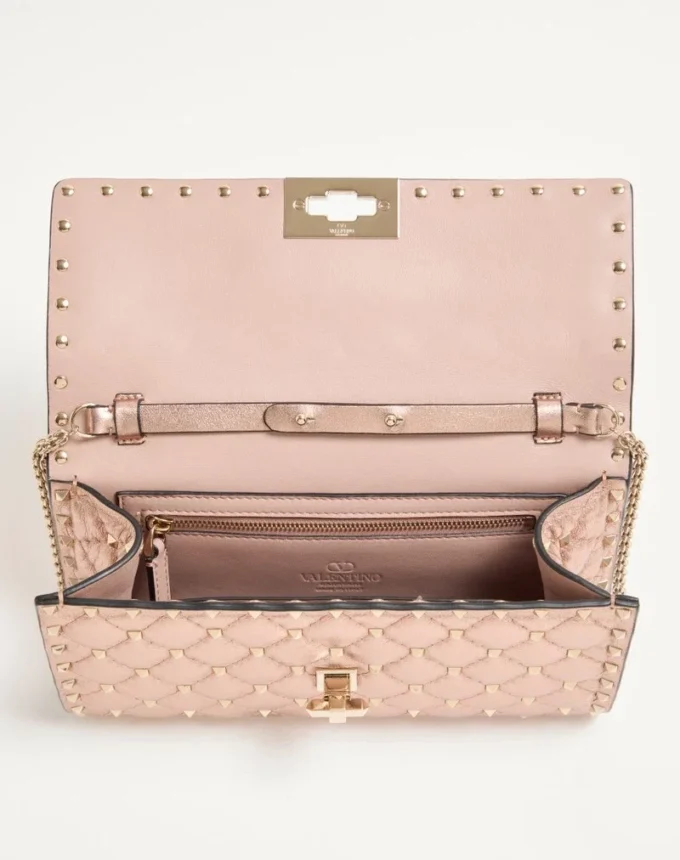 Sac à bandoulière Valentino Garavani Rockstud Spike en cuir nappa laminé Sac à bandoulière Valentino Garavani Rockstud Spike en cuir nappa laminé