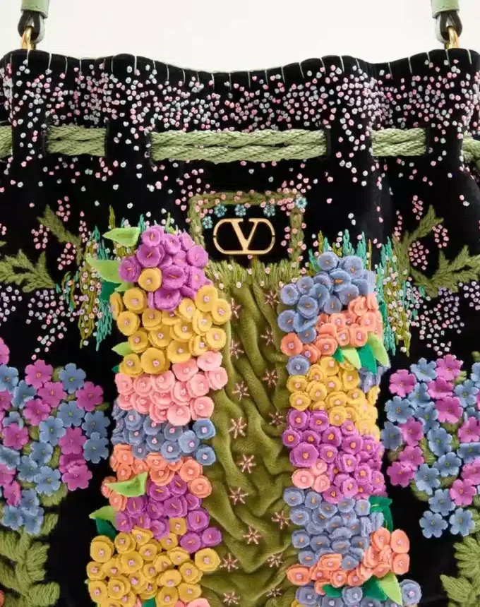 Sac brodé à franges Valentino Garavani Nellcôte Alice Sac brodé à franges Valentino Garavani Nellcôte Alice