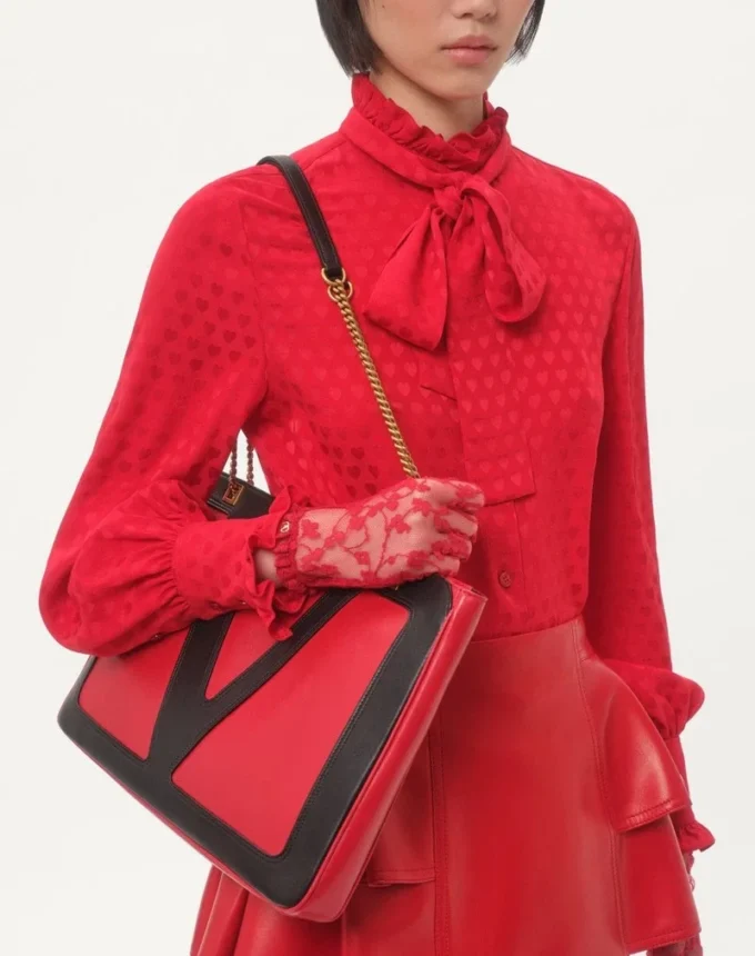 Sac cabas moyen en cuir nappa Valentino Garavani Viva Superstar Sac cabas moyen en cuir nappa Valentino Garavani Viva Superstar