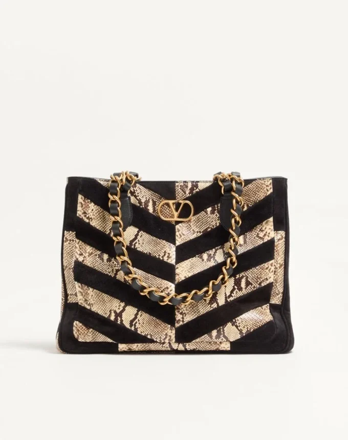 Sac cabas Valentino Garavani Laseine en python et daim à motif chevron Sac cabas Valentino Garavani Laseine en python et daim à motif chevron