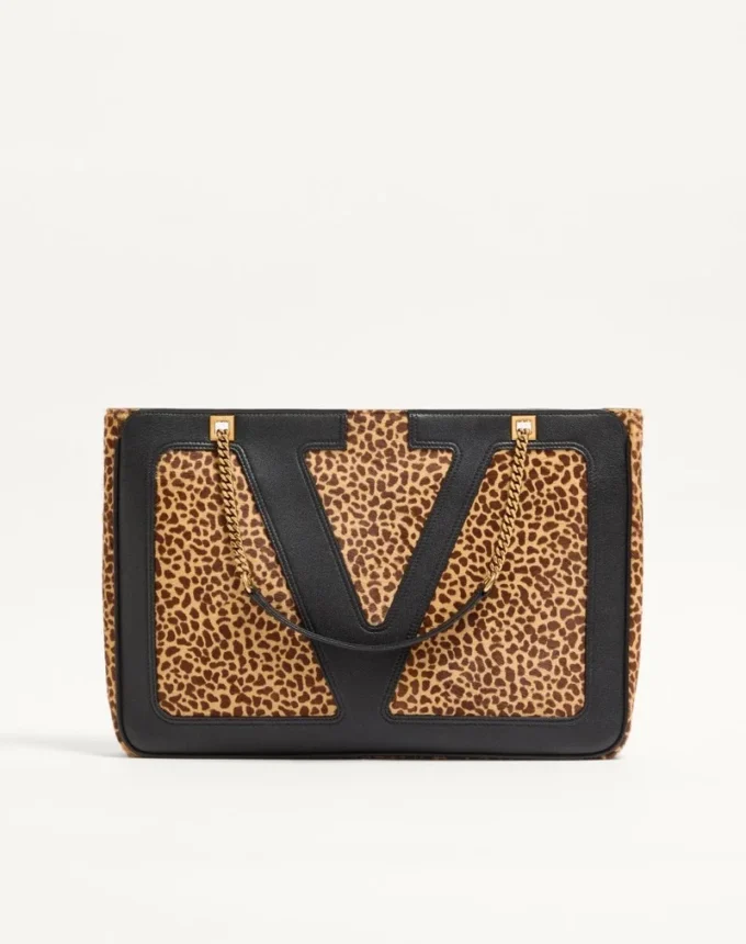 Sac shopping moyen Valentino Garavani Viva Superstar en cuir de veau effet poney Sac shopping moyen Valentino Garavani Viva Superstar en cuir de veau effet poney