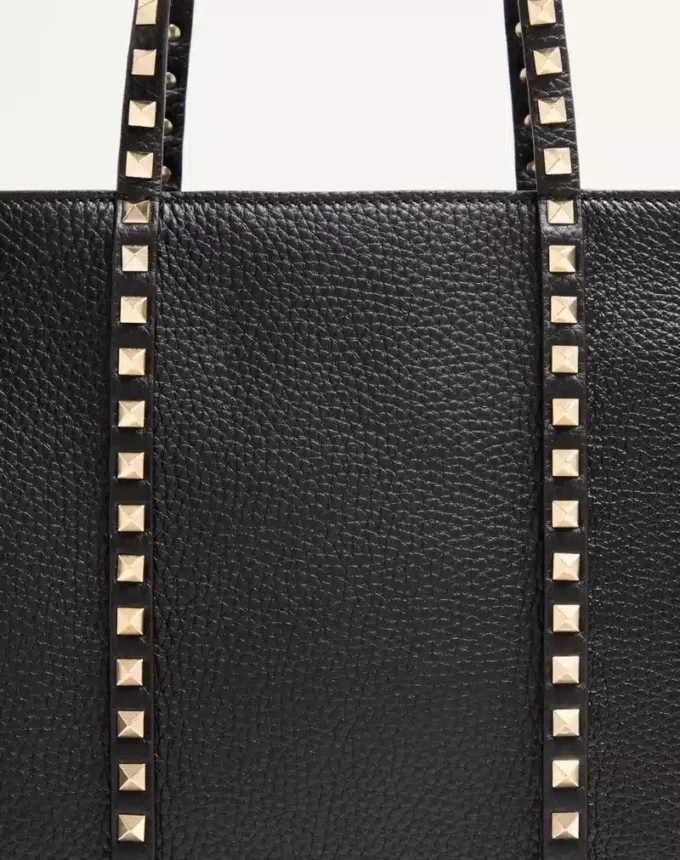 Sac shopping Valentino Garavani Rockstud en cuir de veau grainé Sac shopping Valentino Garavani Rockstud en cuir de veau grainé