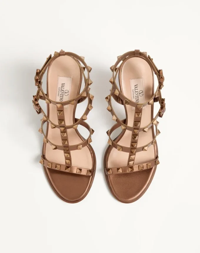 Sandales à bride cheville Rockstud en cuir de veau métallisé 90 mm