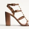 Sandales à bride cheville Rockstud en cuir de veau métallisé 90 mm