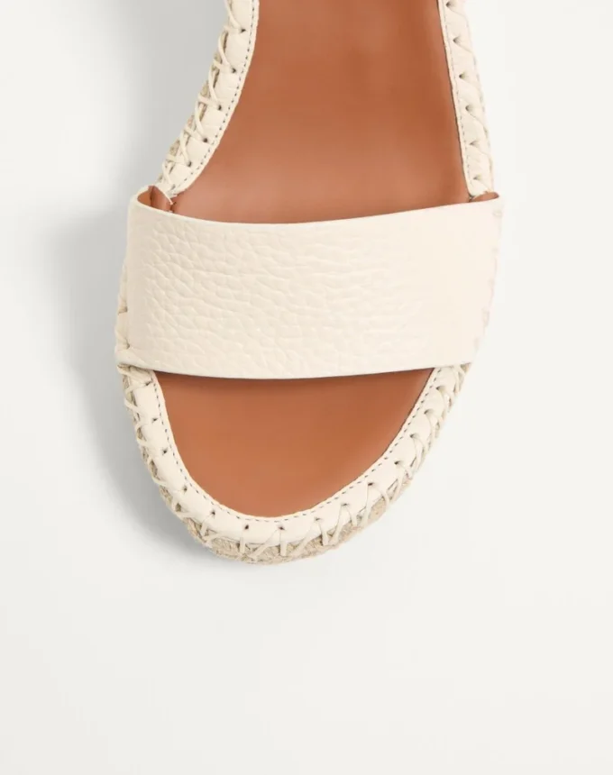 Sandales compensées à double Rockstud en cuir de veau grainé 105 mm