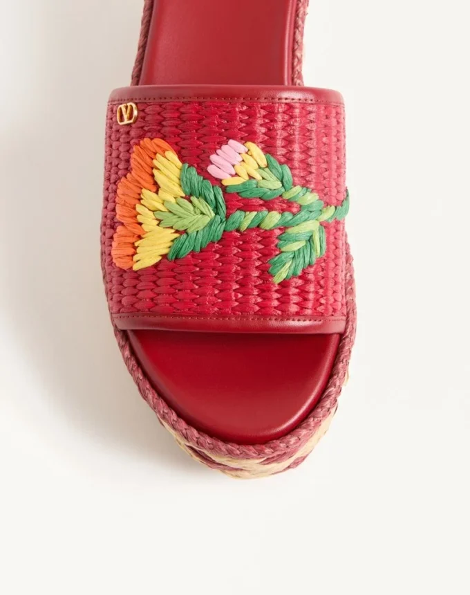 Sandales compensées en raphia Bribri avec broderies florales 65 mm