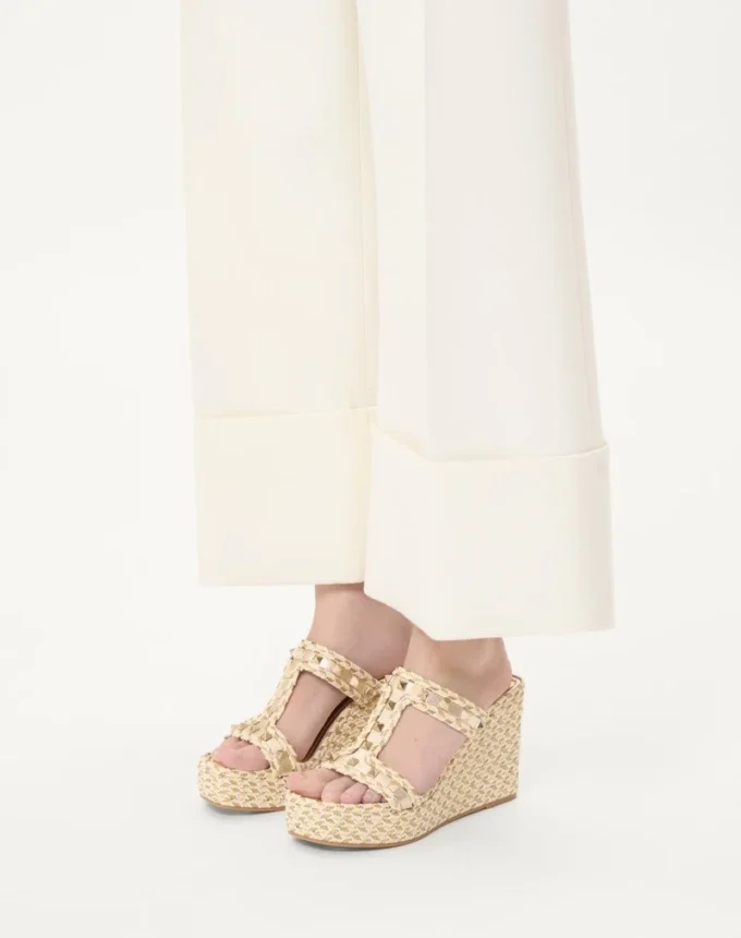 Sandales compensées Rockstud en cuir nappa laminé 90 mm