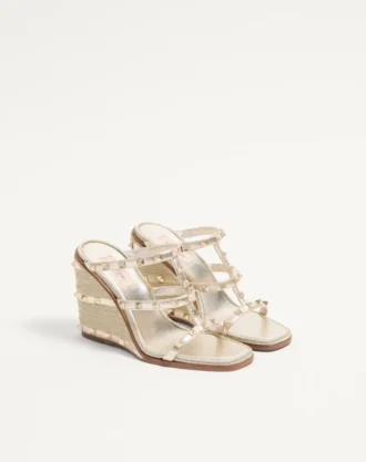 Sandales compensées Rockstud en cuir nappa laminé avec broderie Cornely 100 mm Sandales compensées Rockstud en cuir nappa laminé avec broderie Cornely 100 mm