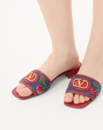 Sandales à enfiler en denim Vlogo Signature avec broderies Cherryfic, 20 mm
