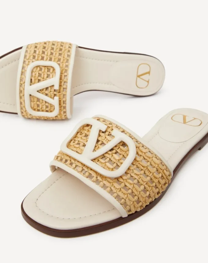 Sandales à lanières en raphia tissé avec signature VLogo, 80 mm Sandales à lanières en raphia tissé avec signature VLogo, 80 mm
