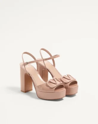 Sandales à plateforme en cuir verni VLogo Signature 115 mm
