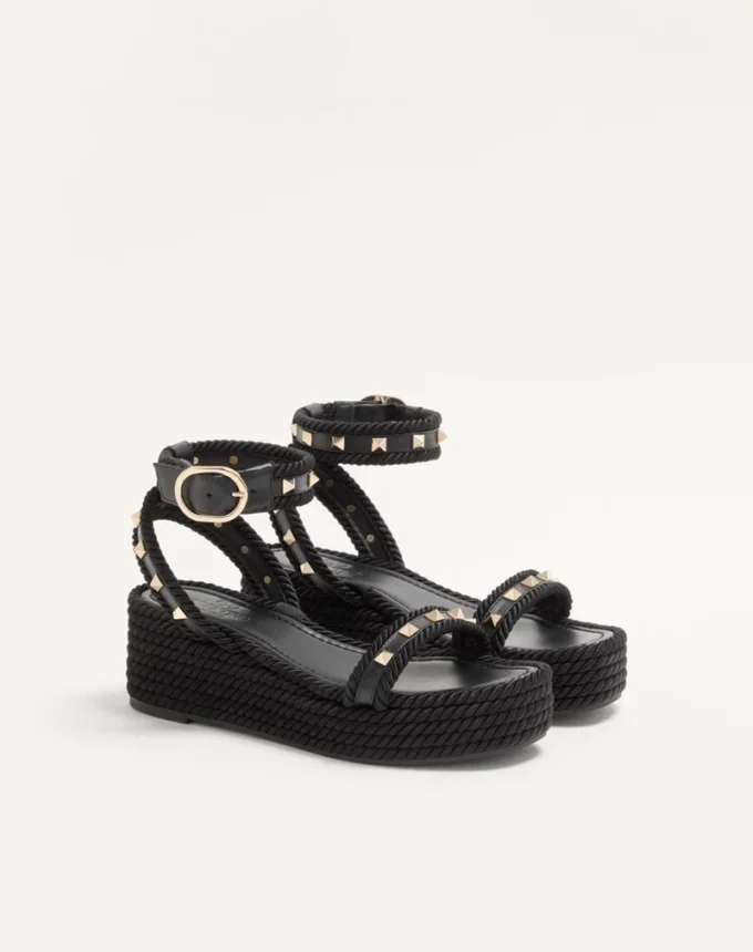 Sandales à plateforme Rockstud en cuir de veau 45 mm Sandales à plateforme Rockstud en cuir de veau 45 mm
