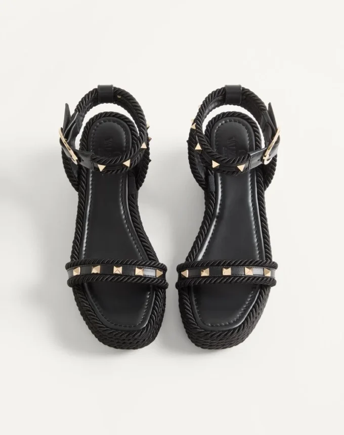 Sandales à plateforme Rockstud en cuir de veau 45 mm Sandales à plateforme Rockstud en cuir de veau 45 mm