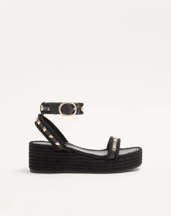 Sandales à plateforme Rockstud en cuir de veau 45 mm Sandales à plateforme Rockstud en cuir de veau 45 mm