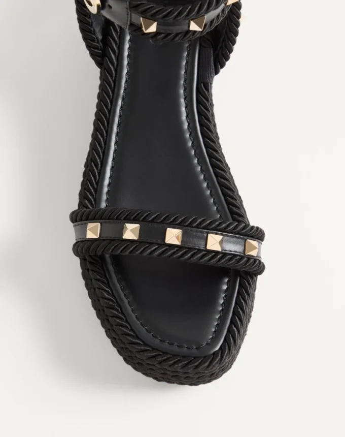 Sandales à plateforme Rockstud en cuir de veau 45 mm Sandales à plateforme Rockstud en cuir de veau 45 mm