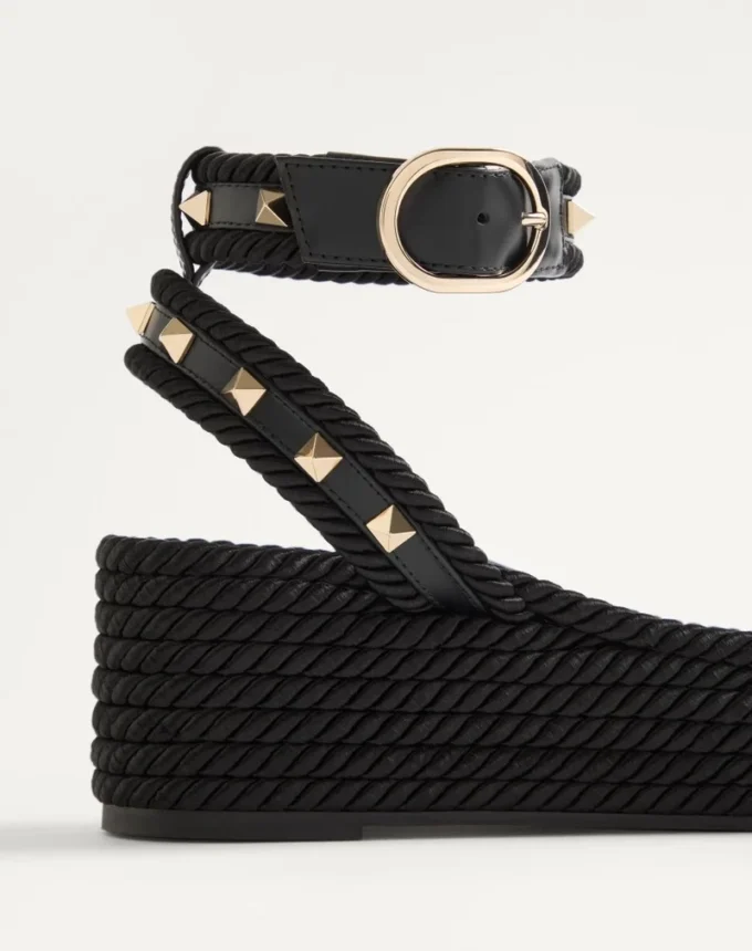 Sandales à plateforme Rockstud en cuir de veau 45 mm Sandales à plateforme Rockstud en cuir de veau 45 mm