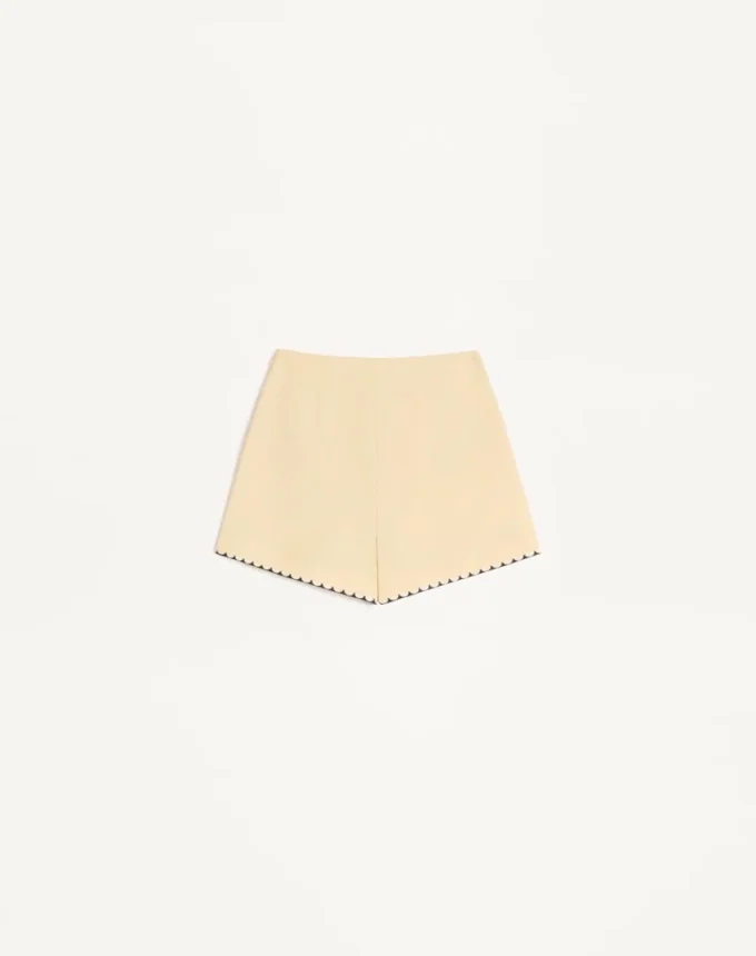 Short brodé