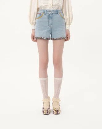 Short en denim brodé