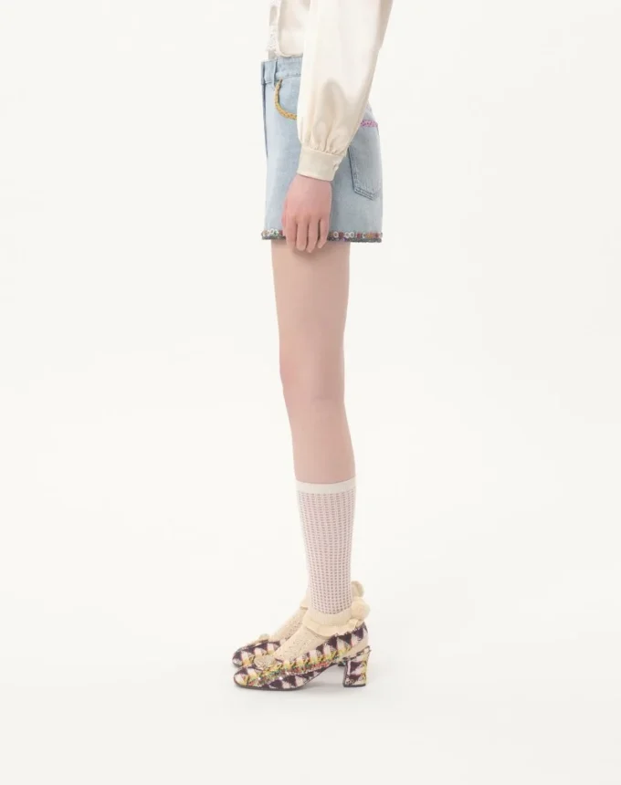 Short en denim brodé Short en denim brodé