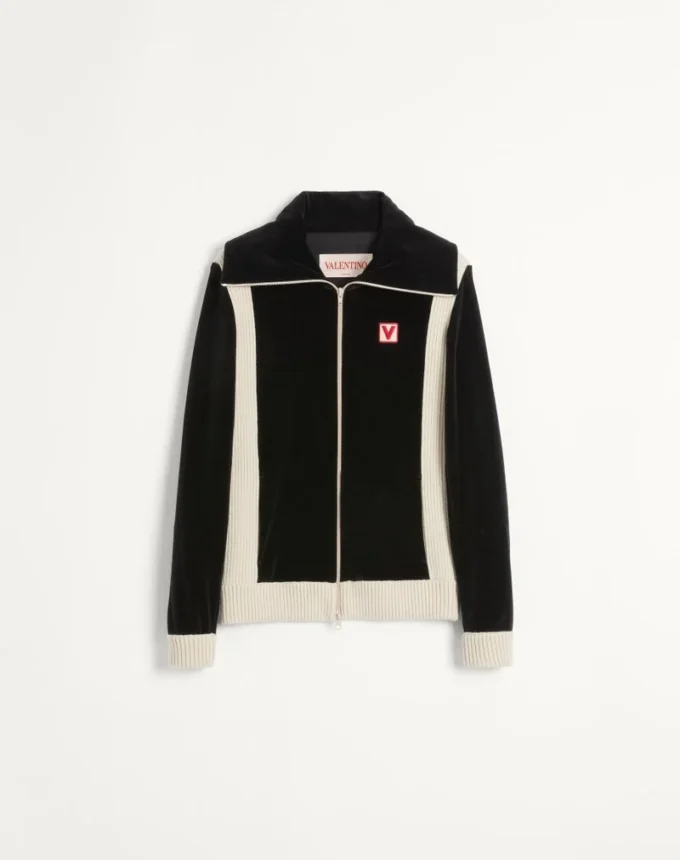 Sweat-shirt à col roulé en chenille avec fermeture éclair et patch Chez Valentino Sweat-shirt à col roulé en chenille avec fermeture éclair et patch Chez Valentino