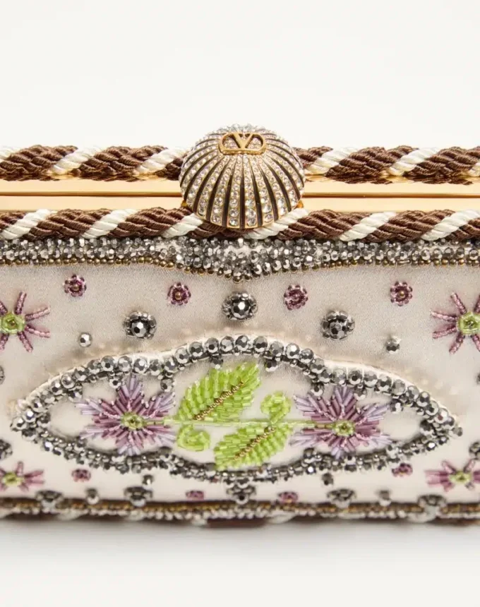 Valentino Garavani Carry Secrets Minaudière brodée Valentino Garavani Carry Secrets Minaudière brodée