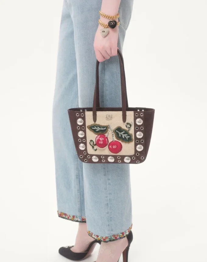 Valentino Garavani Nellcôte Mini sac shopping brodé Valentino Garavani Nellcôte Mini sac shopping brodé