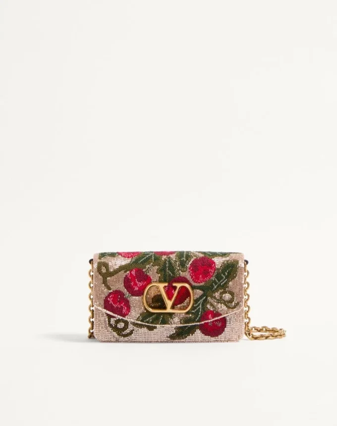 Valentino Garavani Vain Pochette brodée avec motif Cherryfic Valentino Garavani Vain Pochette brodée avec motif Cherryfic