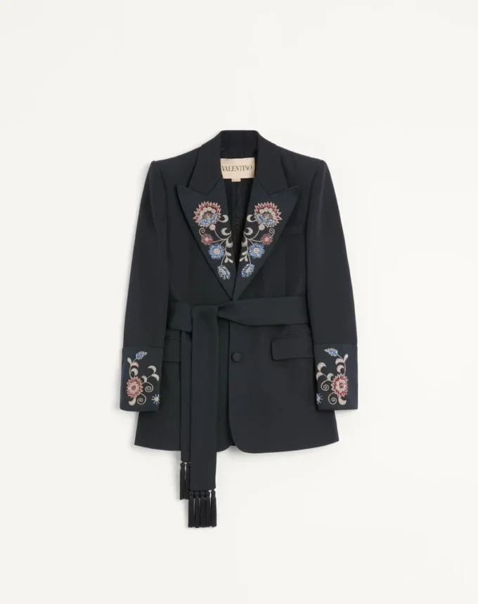 Veste brodée à ceinture en laine grain de poudre Valentino Veste brodée à ceinture en laine grain de poudre Valentino