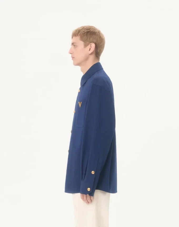 Veste chemise en gabardine de coton Valentino avec VGold Veste chemise en gabardine de coton Valentino avec VGold