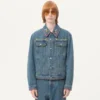 Veste en denim avec broderies de perles et bords imprimés Veste en denim avec broderies de perles et bords imprimés