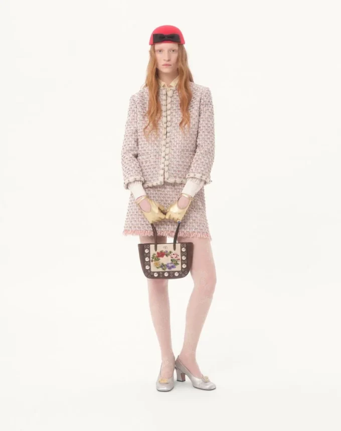 Veste en tweed à rubans brodés Veste en tweed à rubans brodés