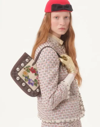 Veste en tweed à rubans brodés Veste en tweed à rubans brodés