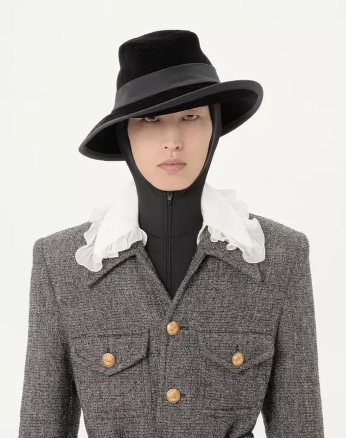 Veste safari en laine boutonnée avec ceinture Valentino Veste safari en laine boutonnée avec ceinture Valentino