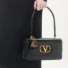 VG Coeur De Chat Charm pour sac avec porte-clés en cuir nappa, perles et cristaux VG Coeur De Chat Charm pour sac avec porte-clés en cuir nappa, perles et cristaux
