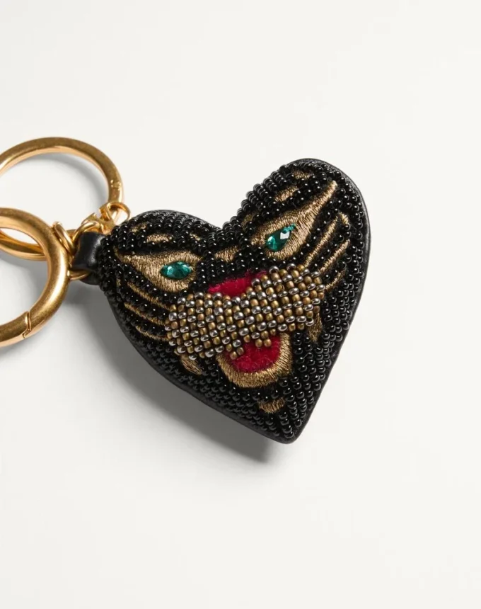 VG Coeur De Chat Charm pour sac avec porte-clés en cuir nappa, perles et cristaux VG Coeur De Chat Charm pour sac avec porte-clés en cuir nappa, perles et cristaux